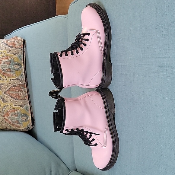Pink Docs - Picture 5 of 6